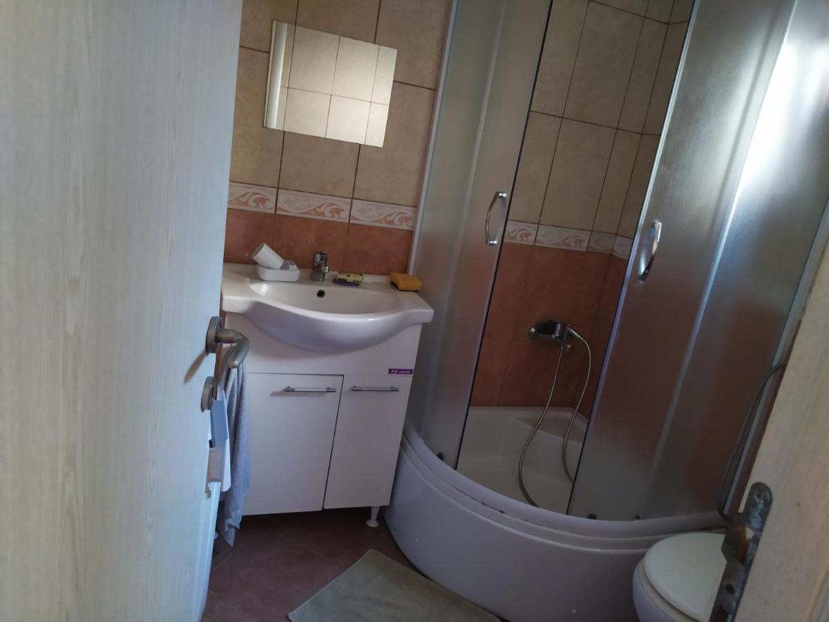Apartmán Monoliza Utjeha Exteriér fotografie