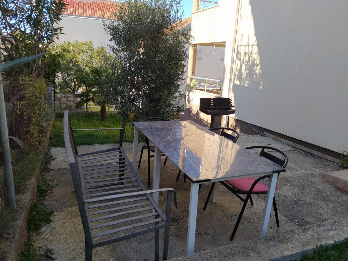 Apartmán Monoliza Utjeha Exteriér fotografie